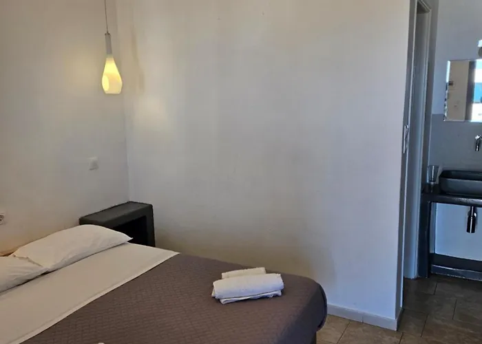 Skala Sunset And מלון 2*